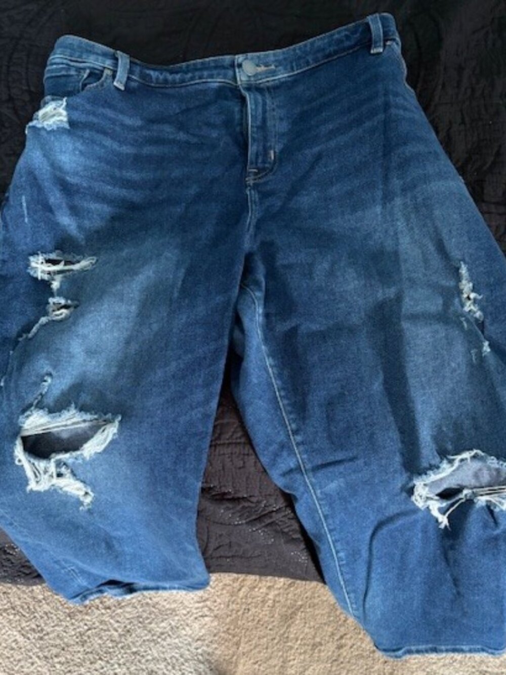 Darked Washed Ripped Jeans